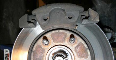 Brake Rotor Types: Should I Choose Slotted, Smooth or Cross.